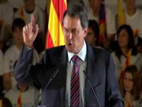 CiU no alcanzaría la mayoría absoluta pero ganaría 11 escaños