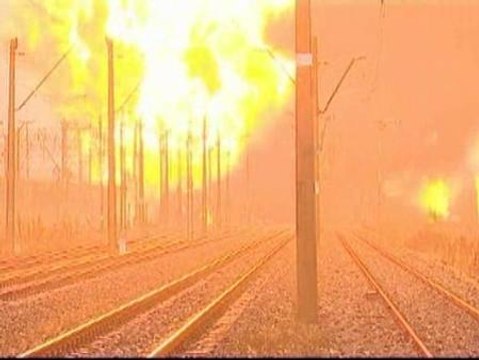 Espectacular explosión de dos trenes de mercancías
