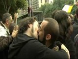 Besada gay en Barcelona para saludar a Benedicto XVI