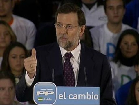 Rajoy arremete contra la agenda social del PSOE