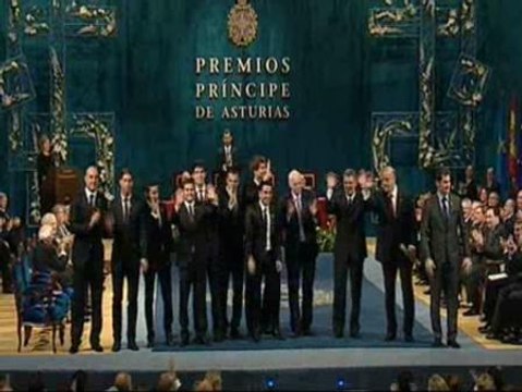 Del Bosque ofrece el Príncipe de Asturias a Luis Aragonés