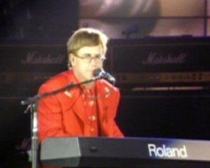 Elton John orgulloso de su vida