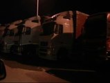 Los camiones aparcan en la frontera