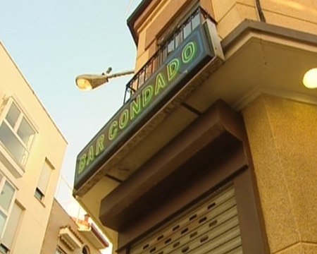 Reyerta entre tres vecinos por unas copas