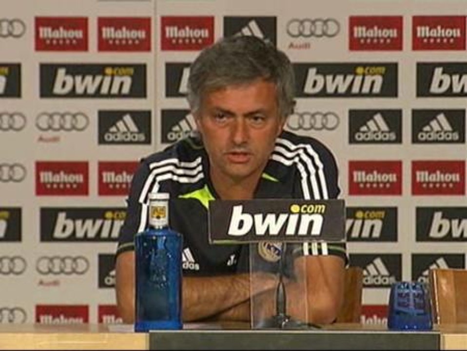 Mourinho: "En este momento de construcción del equipo hay principios intocables y Cristiano los representa"