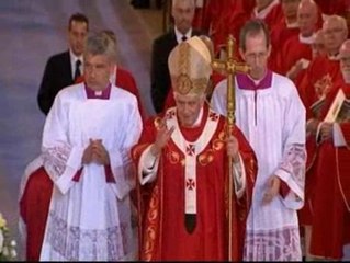 Скачать видео: Benedicto XVI lamenta el 