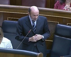 Rubalcaba amplía días libres para Guardia Civil