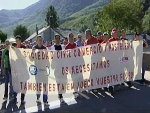 Continúan las protestas de los mineros con marchas a pie hacia Oviedo
