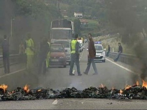 Los mineros asturianos siembran el caos en la AP-66