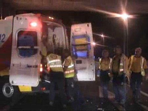 Seis jóvenes heridos de gravedad en Madrid al precipitarse el coche en el que viajaban