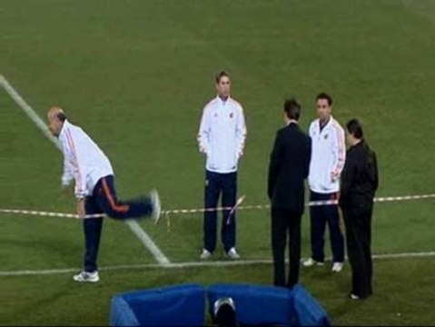 Del Bosque: El campo está bien, un poco tierno pero se va a poder jugar perfectamente