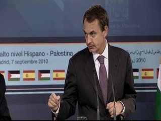 Zapatero: "Ya no valen comunicados, sólo abandonar las armas"