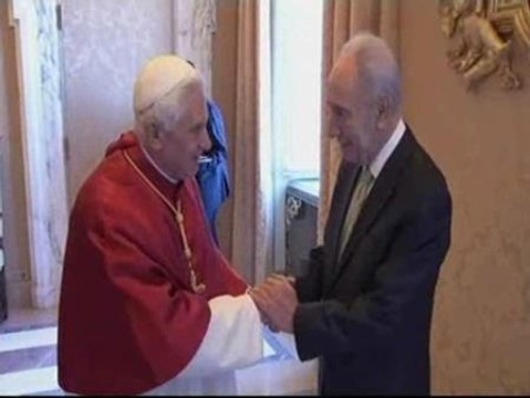 Benedicto XVI recibe al presidente de Israel