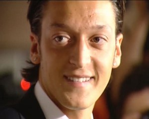 Ozil cumple su sueño de ser merengue