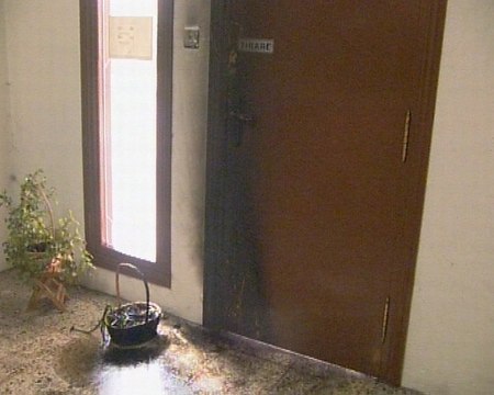 La kale borroka ataca una oficina de Correos