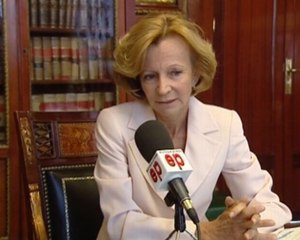 "Nuestra prioridad es reducir el déficit"