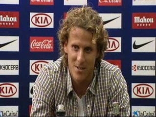 Forlán insiste en que continuará en el Atlético