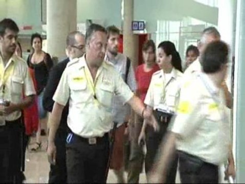 Los dos supervivientes del accidente de México aterrizan en El Prat