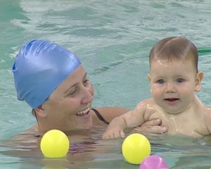 Jugar en el agua con los má pequeños