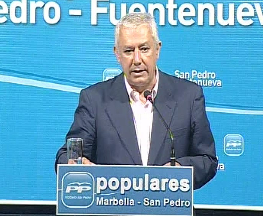 Arenas critica el culebrón "de Tomás y Trini"