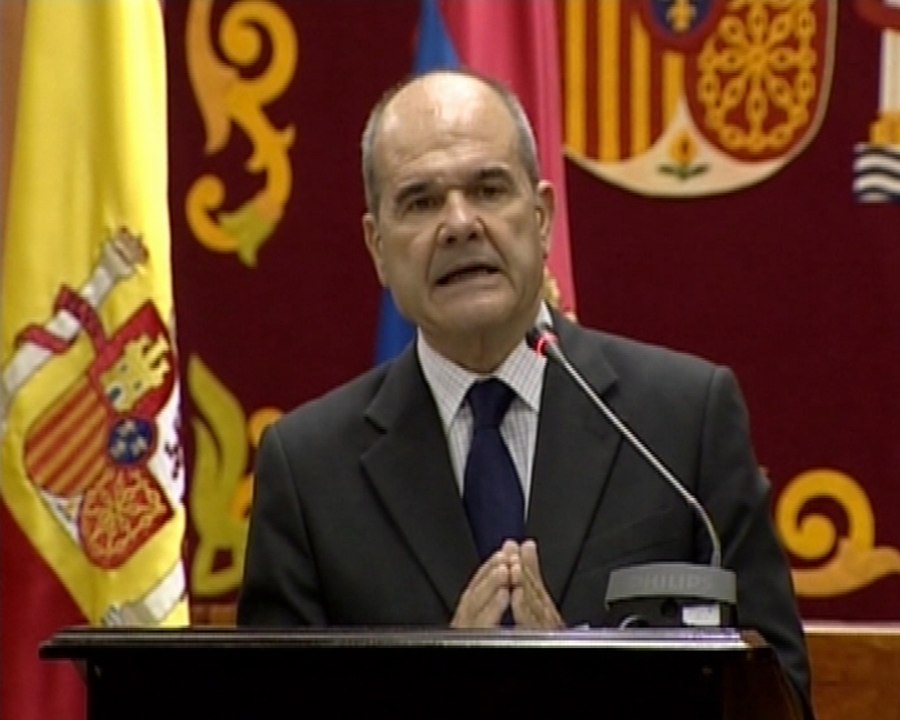 Chaves confía en las cajas andaluzas