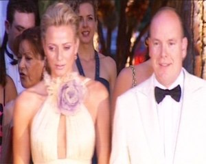 Alberto de Mónaco anuncia su compromiso