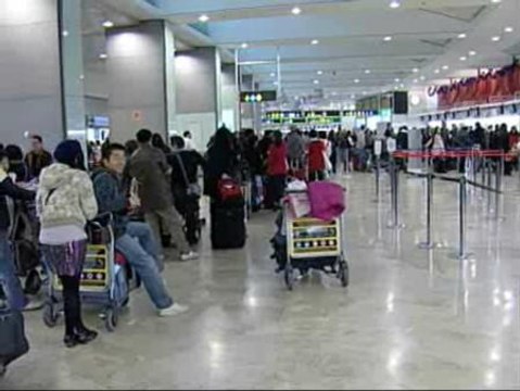 La huelga de controladores deja menos caos del esperado en los aeropuertos