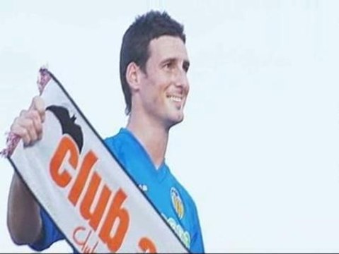 Aritz Aduriz deja el Mallorca para vestir la camiseta del Valencia