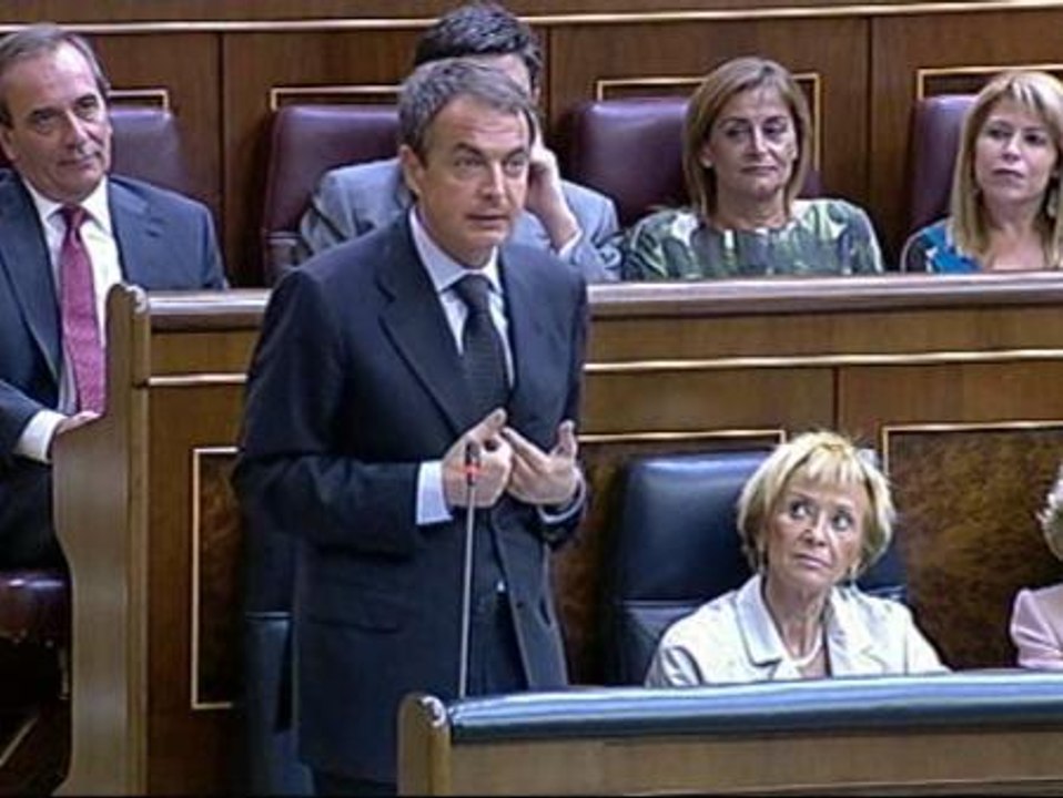 Zapatero a Rajoy: "Se que he perdido la confianza de los ciudadanos, pero ni que usted estuviera para echar cohetes"