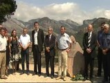Minuto de silencio por los cinco bomberos fallecidos en Horta de Sant Joan