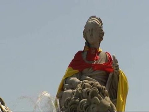 Cibeles y Neptuno, con 'La Roja'
