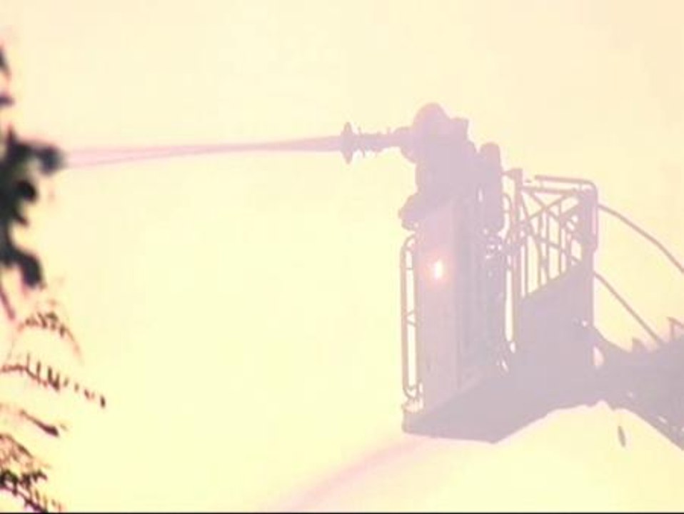 Calcinada una nave industrial en el polígono de Gavá (Barcelona)