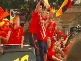 La Roja muestra a la diosa Cibeles la Copa del Mundo