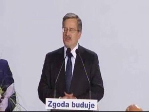 Polonia elige a un liberal como presidente