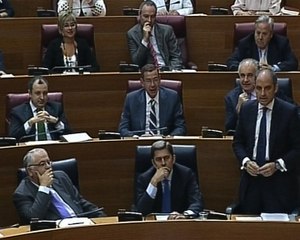 Camps acusa a los socialistas de no trabajar