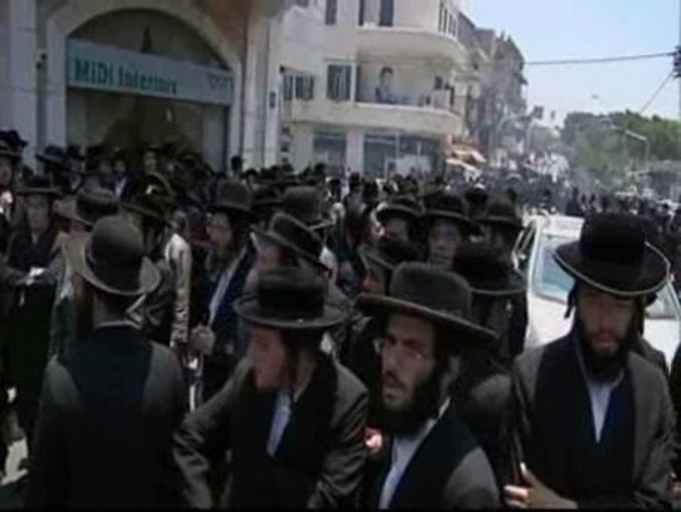 Judíos ortodoxos se enfrentan a la policía en Israel