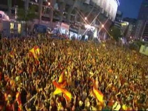 España se vuelca con 'la Roja' y muestra su apoyo a los chicos de Del Bosque