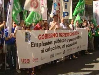 Tải video: Retenciones en Madrid por la huelga de funcionarios