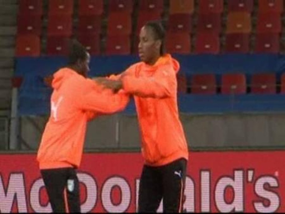 Drogba entrena con normalidad antes del encuentro ante Portugal