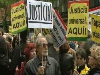 Apoyos a Garzón frente a la Audiencia