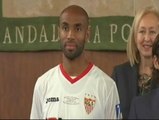 El Sevilla presenta la camiseta de la final de la Copa del Rey con la bandera de Andalucía