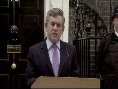 Brown deja vía libre a las negociaciones de Cameron para formar gobierno