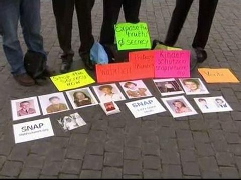 Joseph Ratzinger silenció que un cura había abusado de 200 niños