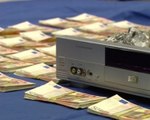 400.000 euros falsos escondidos en dvds