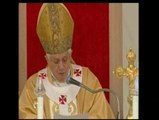 Benedicto XVI llega a Turín para venerar la Sábana Santa