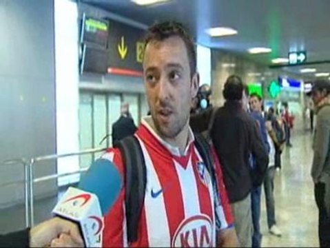 Miles de rojiblancos se quedan atrapados en el aeropuerto de Hamburgo