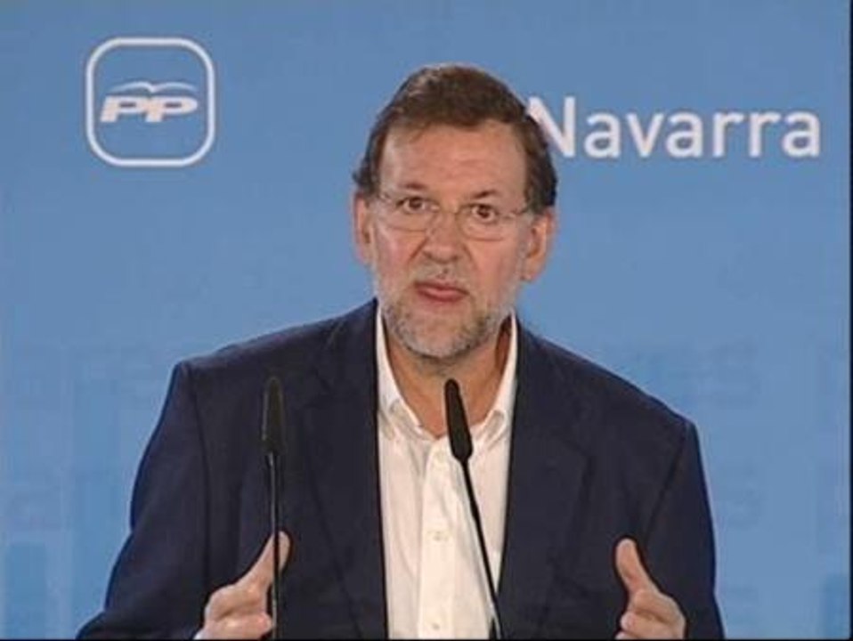 Rajoy critica la "brutal" campaña contra el Supremo por el 'caso Garzón'
