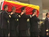 Una segunda identificación forense retrasa a hoy el funeral por los militares