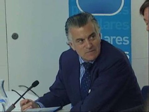 Bárcenas y Mérino renuncian a sus actas como senador y diputado