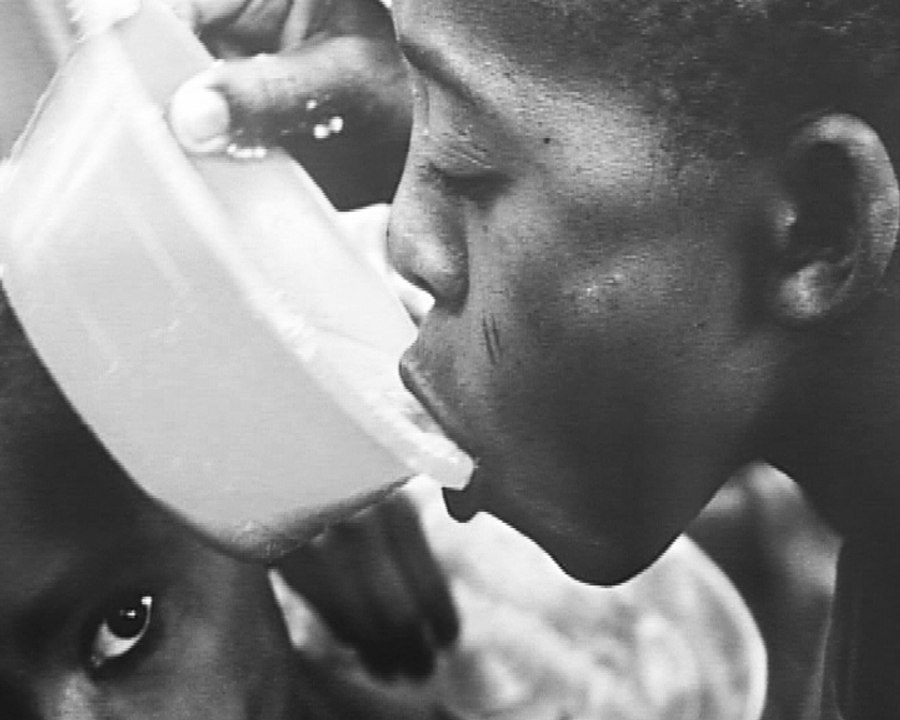 Valencia acoge muestra de fotos solidaria